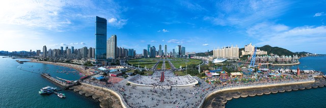 夜晚即将启幕的美丽滨城大连,大连岭秀滨城