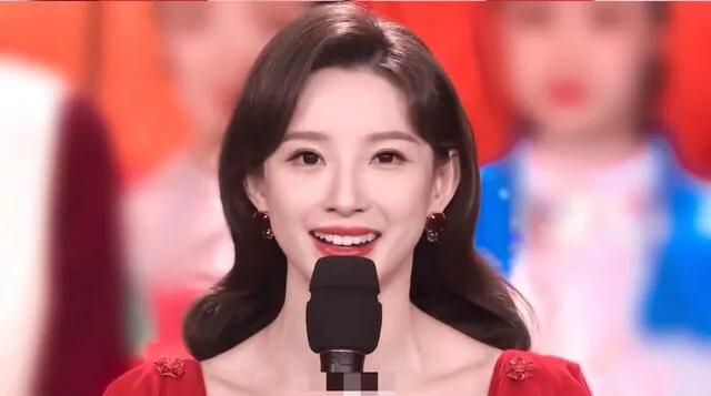 天下足球十大女主持人,天下足球主持人踢球