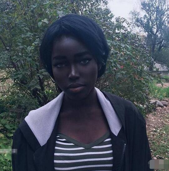 漂亮的非洲黑人美女Lolita