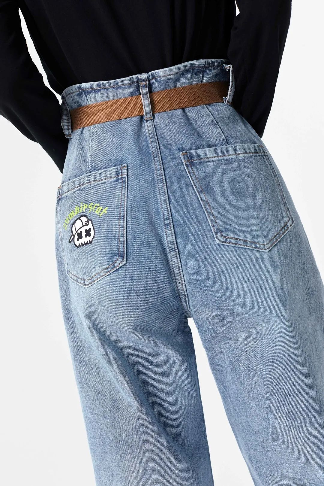 衣品天成羽绒服属于什么档次的,衣品天成魔鬼联名