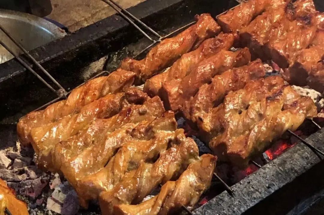 这座海滨小城可真美丽,小众旅行海边小城市