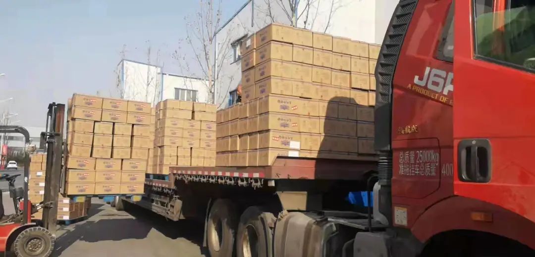 擀面皮与臊子面华厦集团100万元民生物资驰援西安