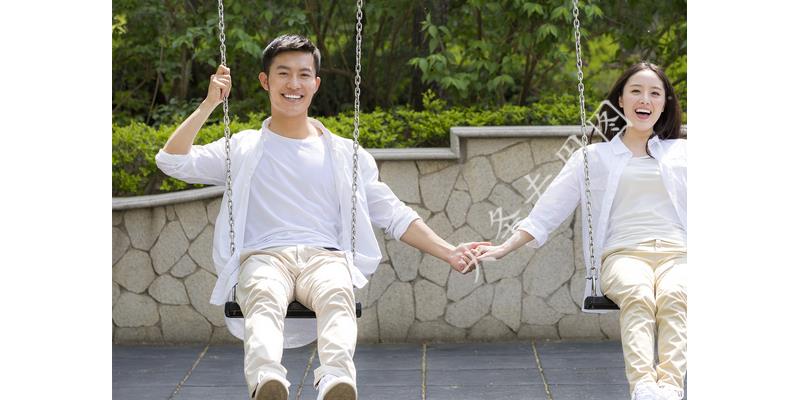 分家时大伯把烂滩地全给我爸，如今这里建高速，大伯肠子都悔青了