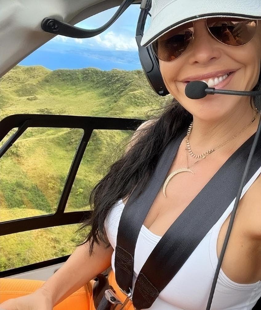 桑切斯和贝索斯的关系,桑切斯带给贝佐斯的情绪价值