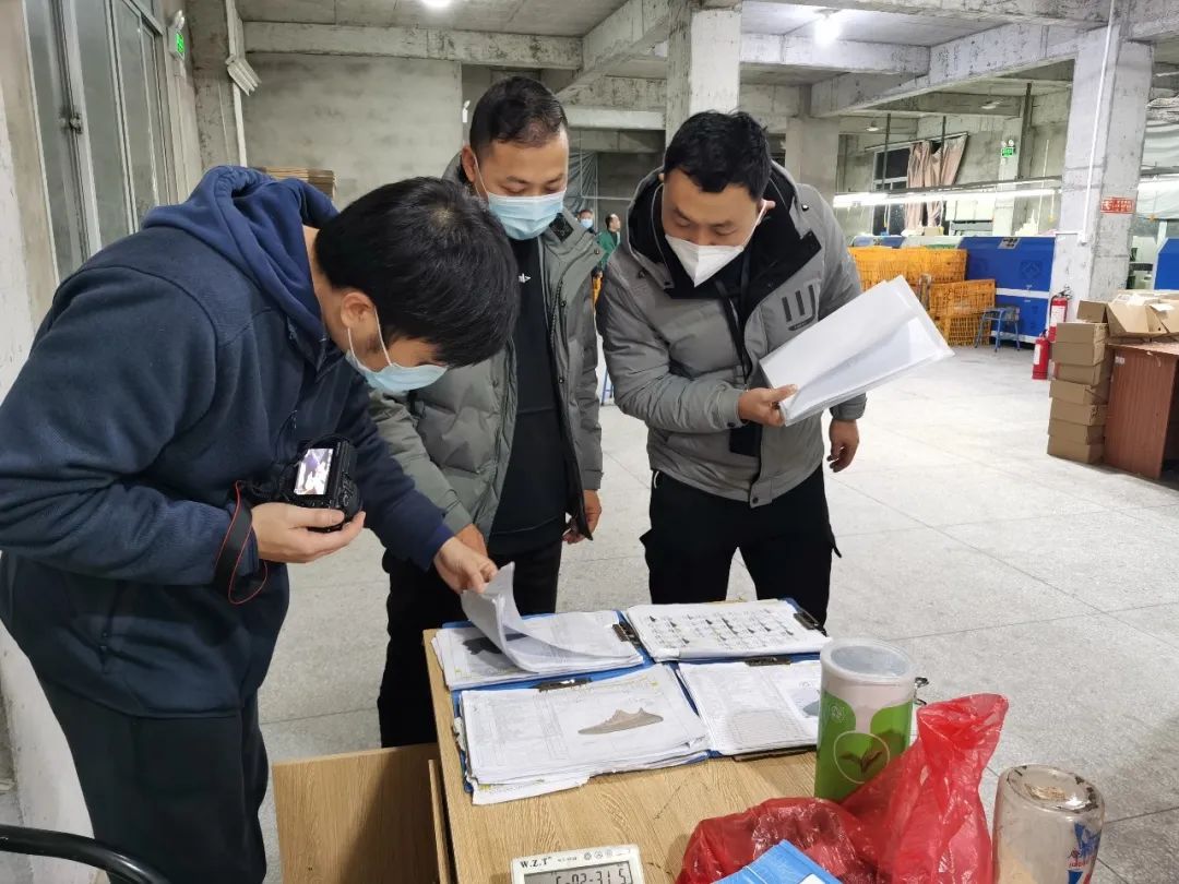 苏州查获假耐克鞋 (成都公安查获假冒运动鞋)