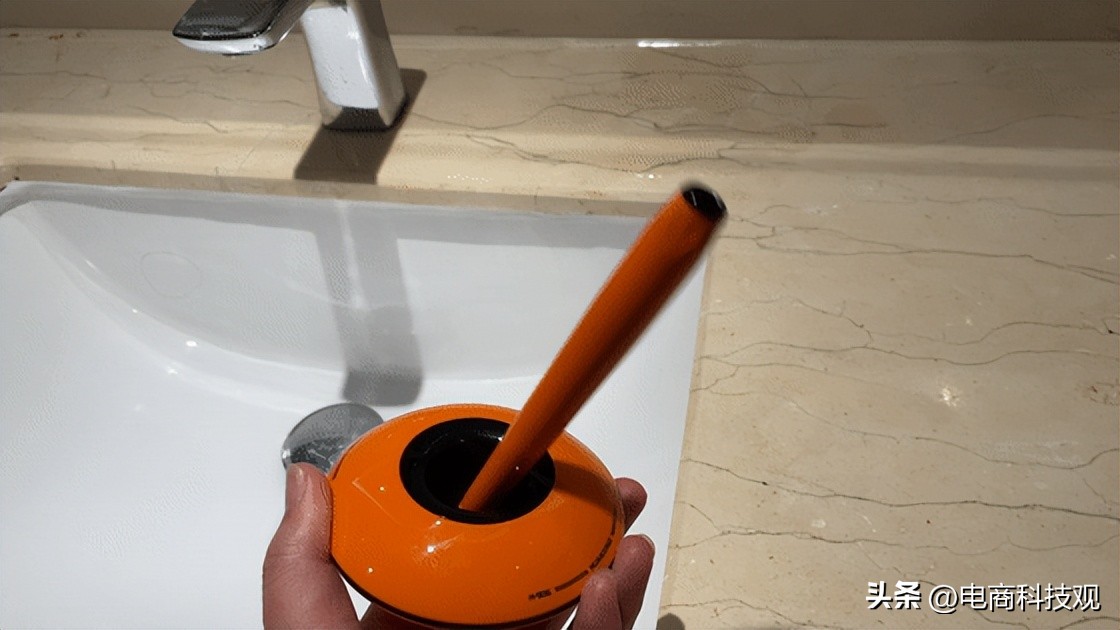 脑洞大开，焕醒星洞小飞碟剃须刀男友很爱玩？