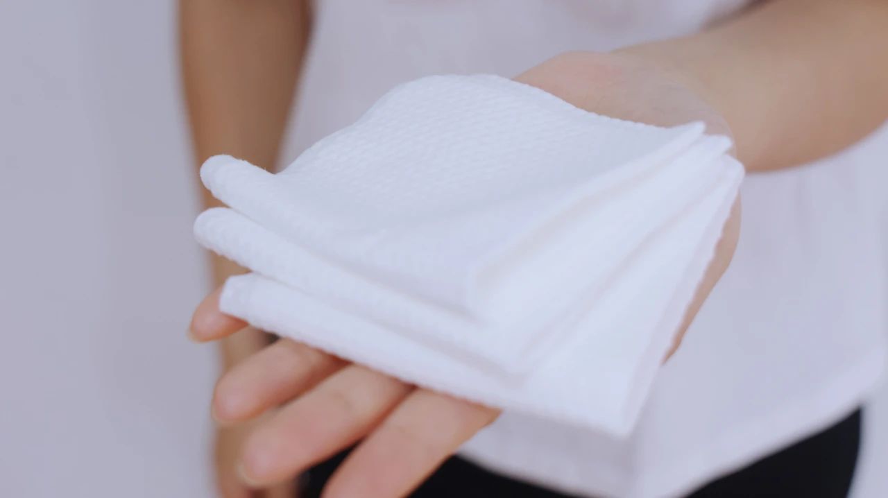 补水面膜如何可以每天做不伤皮肤,补水和保湿面膜的正确使用步骤