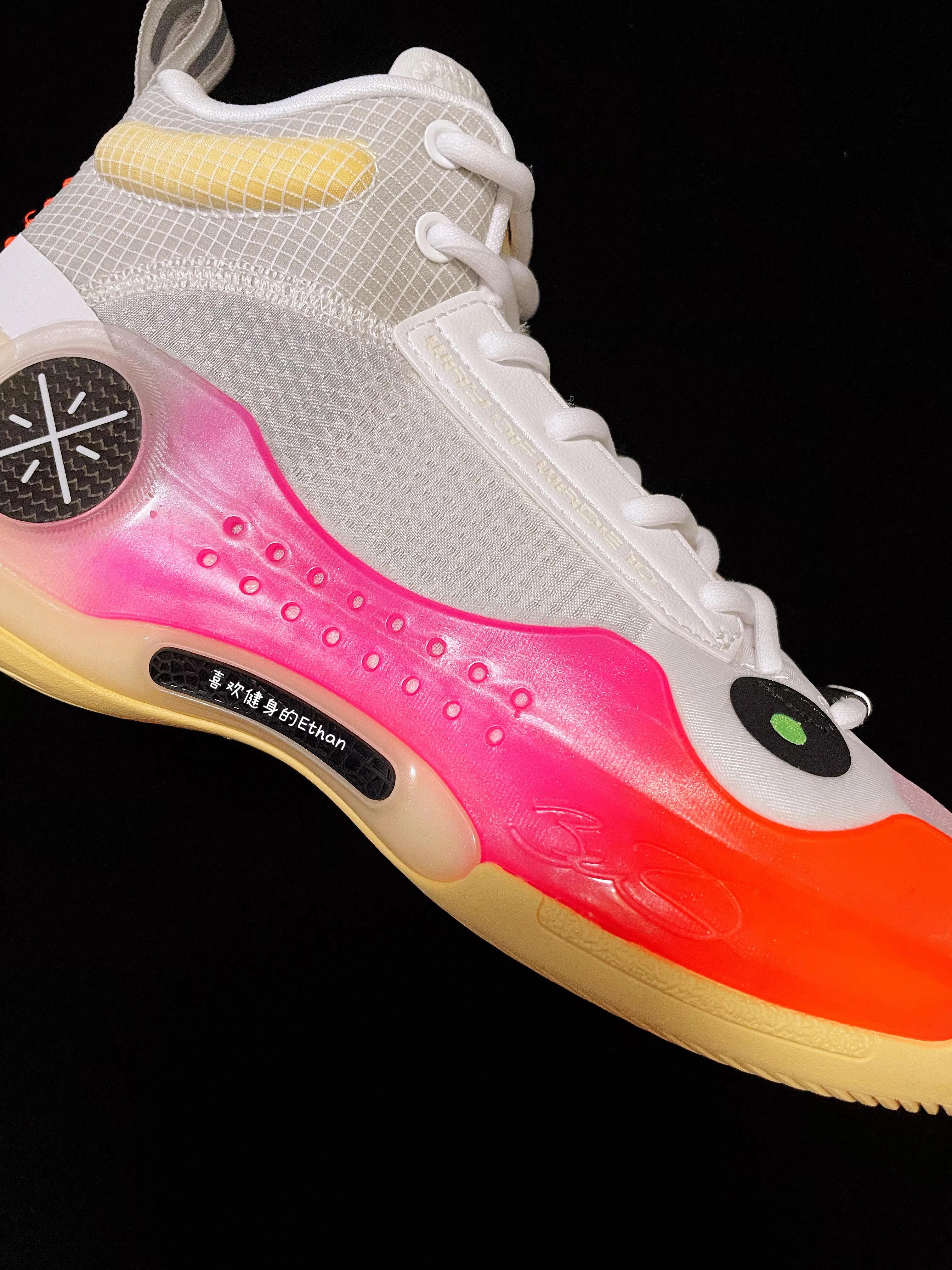 wow10碳板裂了还能打球吗,wow10情人节碳板容易断吗