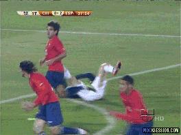 看到踢足球心里也想踢,看到足球场上的感想