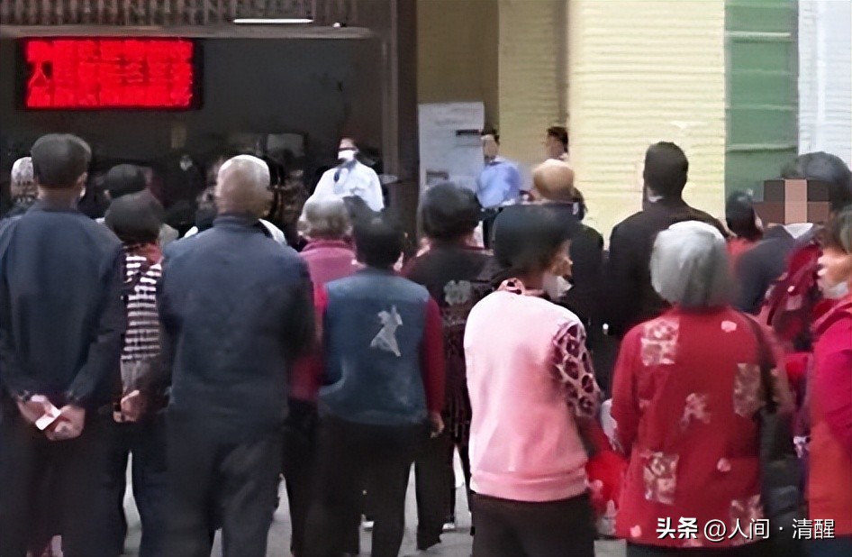 重庆一男子意外怀孕医生剖腹产,男子肚子疼去医院检查却生了个娃