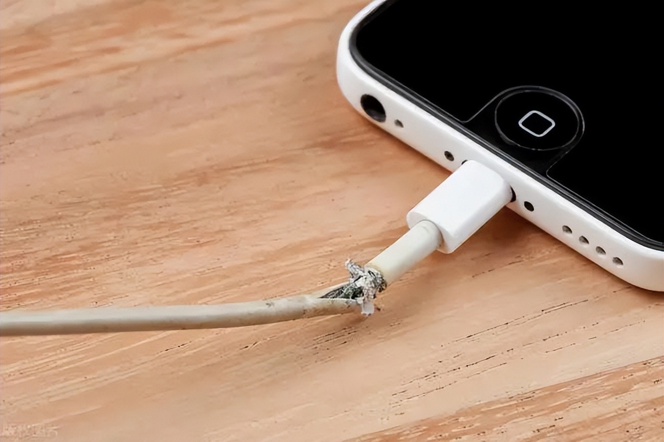 iphone主板漏电的表现,iphonexsmax漏电