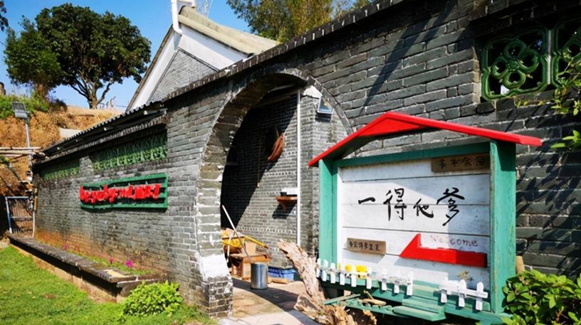 广东单身男子辛苦养娃19年，学霸儿子考上美名校为何却选择离世