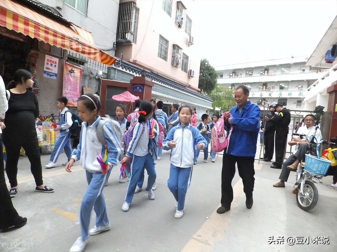 孩子不认真听讲家长怎么回复老师,娃子上课不认真听讲家长该怎么办