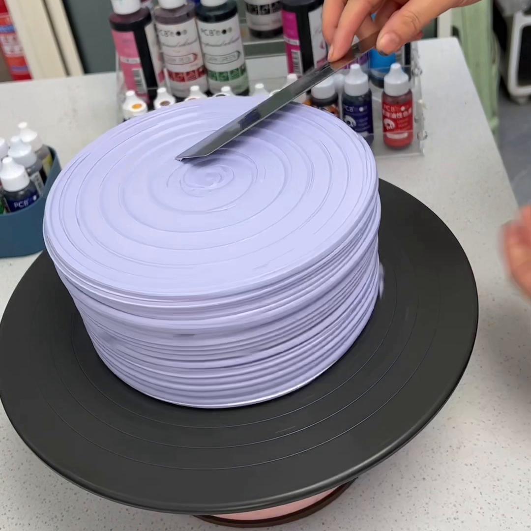 色素又有活动啦哈，一瓶也是五折，两瓶也是五折，再送一个...