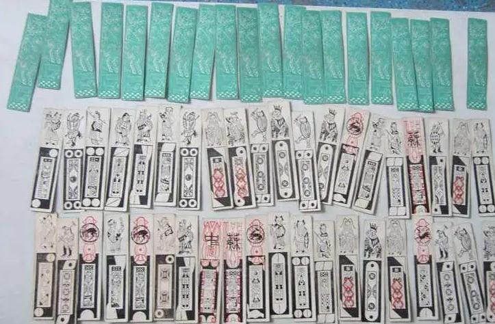 小伙经营麻将馆自己发明纸牌,小伙发明纸牌麻将