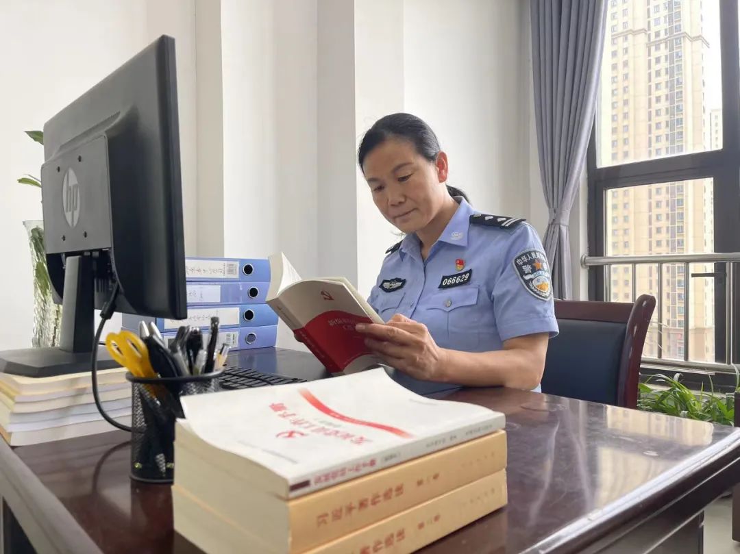 榜样力量优秀党务工作人员,优秀党务工作者的典型