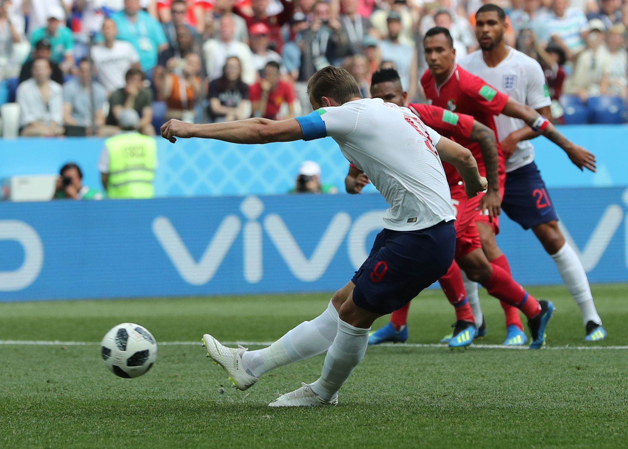 史诗级！皇马1亿欧正式报价顶级前锋！9000万中卫+魔翼来投