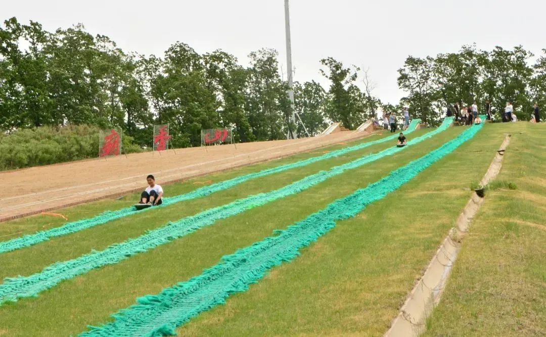 滑雪场开启夏季游,夏季开放的滑雪场