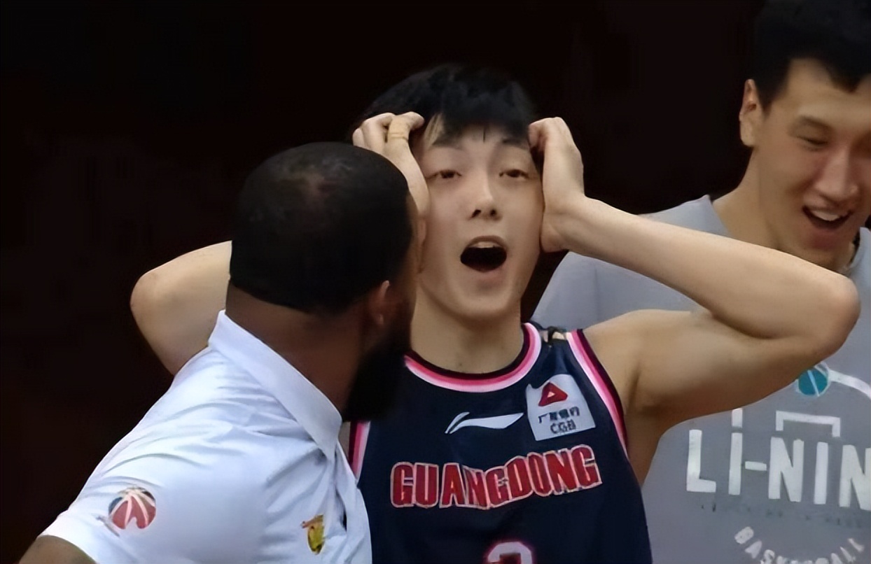 广东男篮今天比赛队员名单,2021广东男篮12人名单