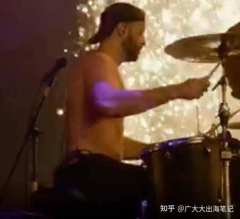 2月全球app排行榜：擦边素材轻松过审，AI“处理”前男友超带量