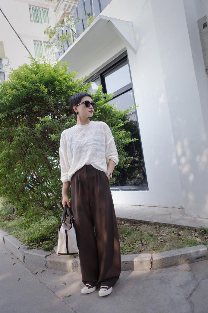 短发博主穿搭冷淡风高级女生穿搭,一个短发慵懒风穿搭博主