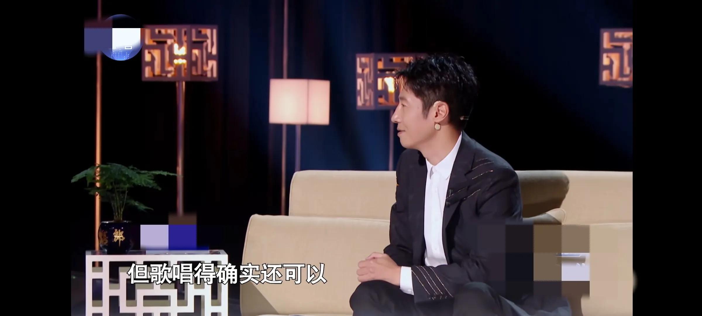 董宇辉largerthanmyhand片段,董宇辉参加小撒央视节目路透