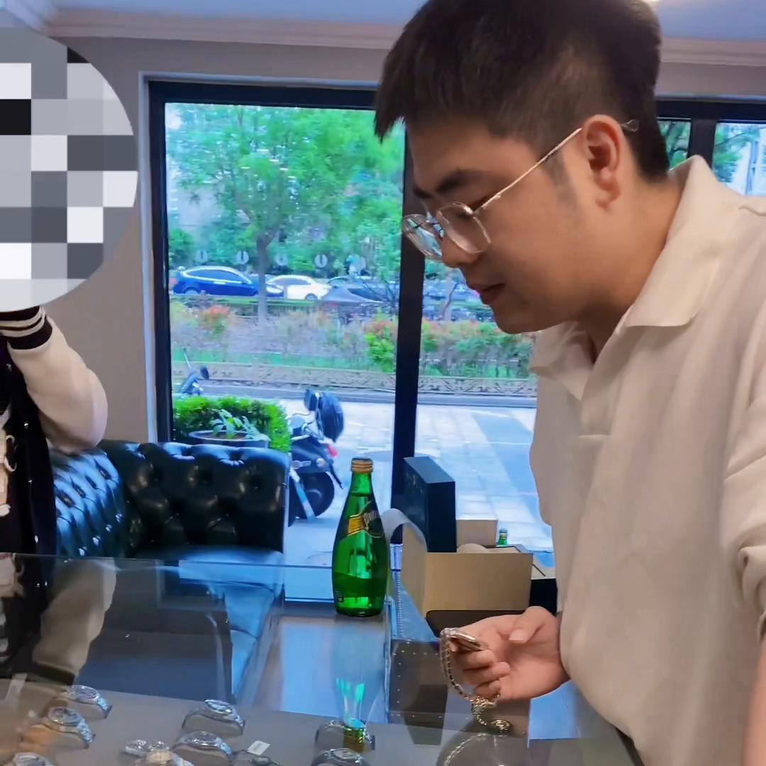 帮粉丝找一款比黑冰糖更炫的DD228235赤铁石