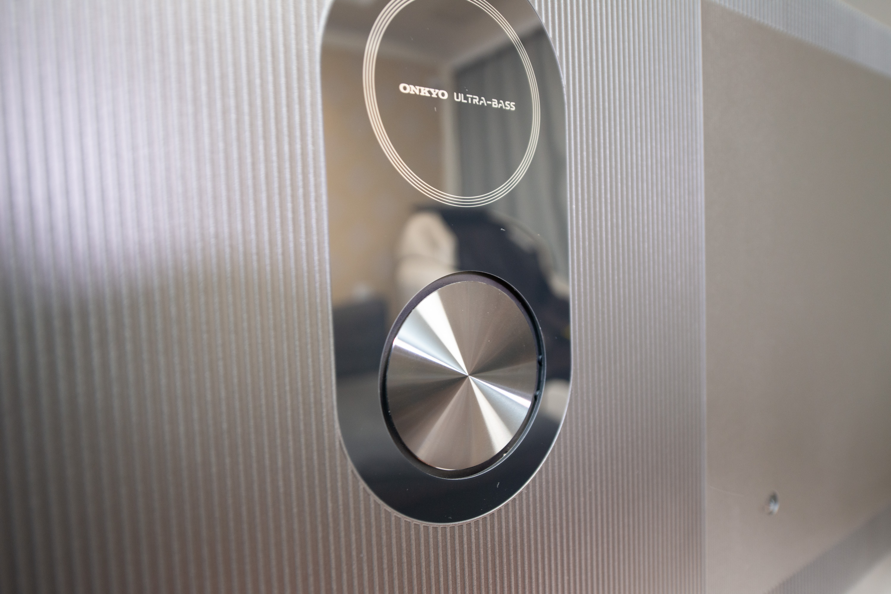 家里电视碎屏了,才让我有机会做了两台7k价位85英寸电视机横评