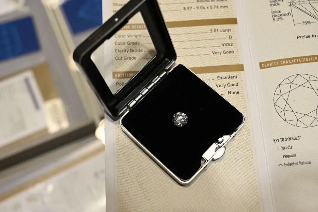 散钻和gia钻的区别,gia裸钻跟普通钻石的区别