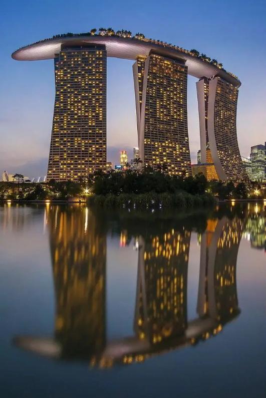 新加坡滨海湾金沙酒店在哪里,新加坡滨海湾金沙酒店的视频