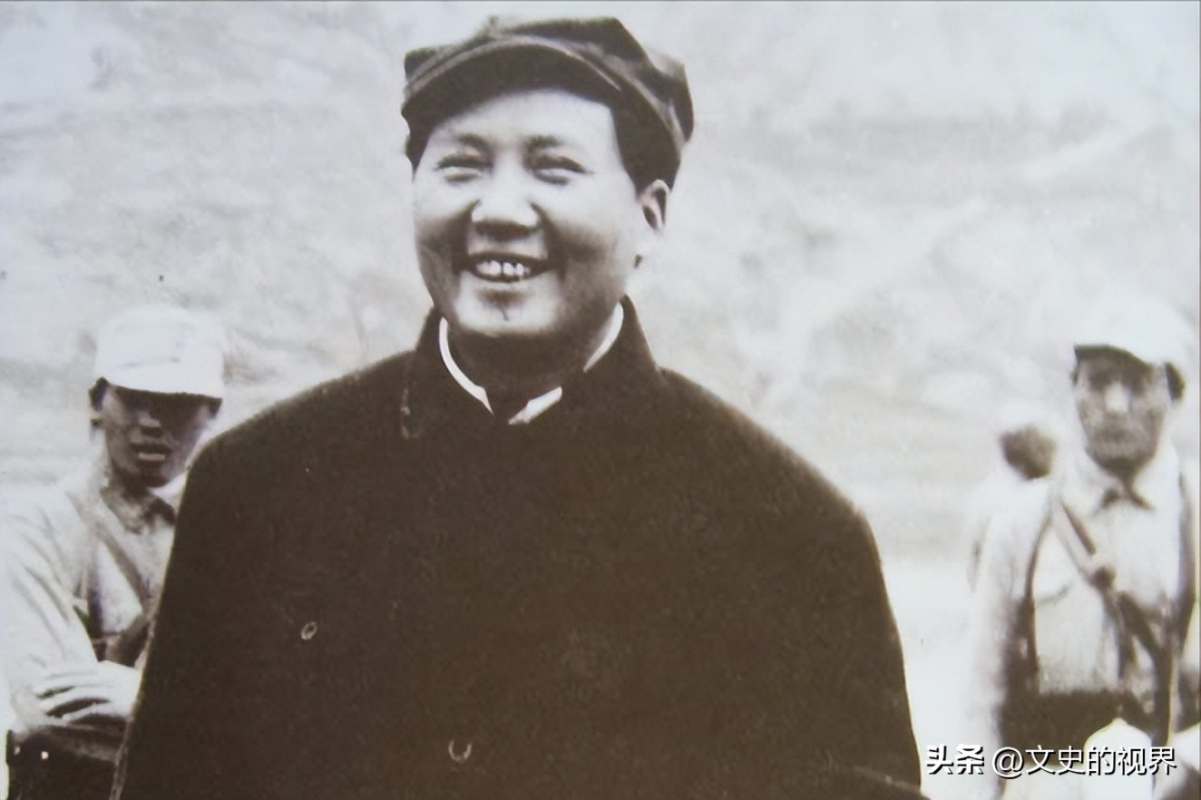 52年毛主席参观孔庙，饶有兴致地考了旁人一题：可知孔子姓什么？