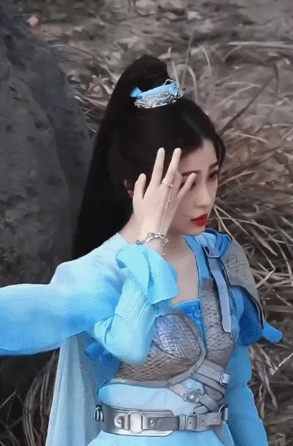 虞书欣雷人造型,虞书欣少女感造型盘点