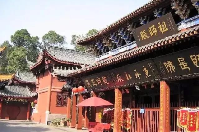 拜水都江堰问道青城山是诗词吗,拜水都江堰问道青城山完整版