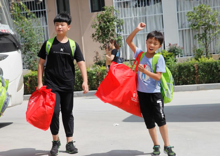 14岁的女孩子叛逆要怎么教育？家长表示头痛，听听过来人的意见