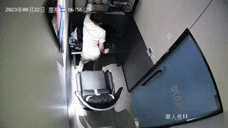 进网吧不上网可以睡觉吗,进网吧不上网要身份证吗