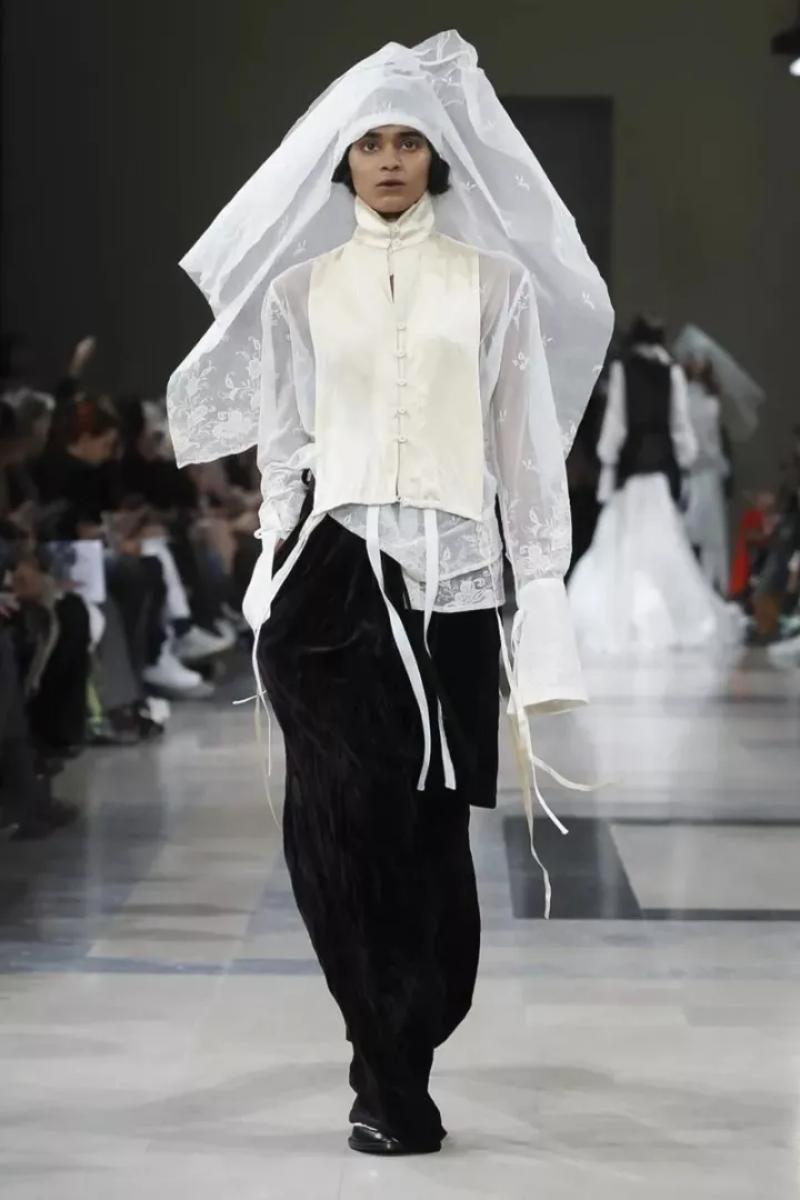 我是尖的，戳破天的那种！——哥特风格