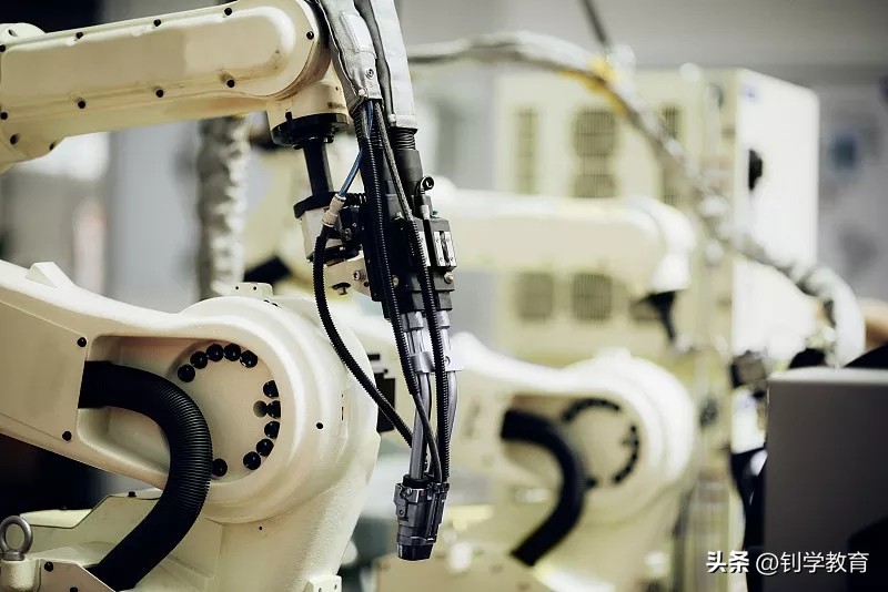 弱视男生专科选什么专业,专科男生选什么专业好