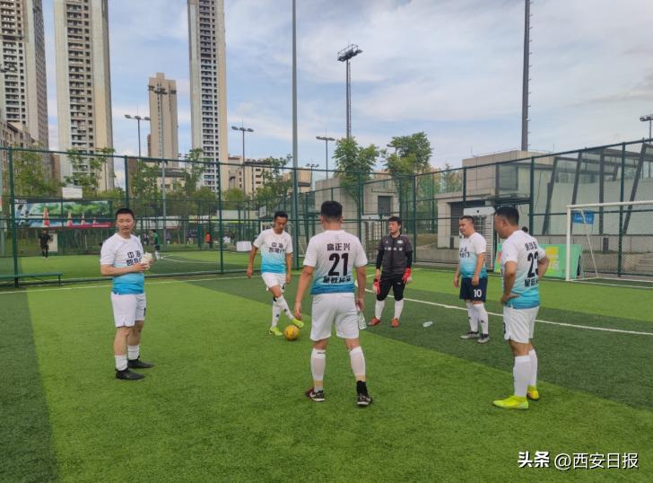 社区开展全民健身趣味运动会,社区趣味运动会居民快乐动起来