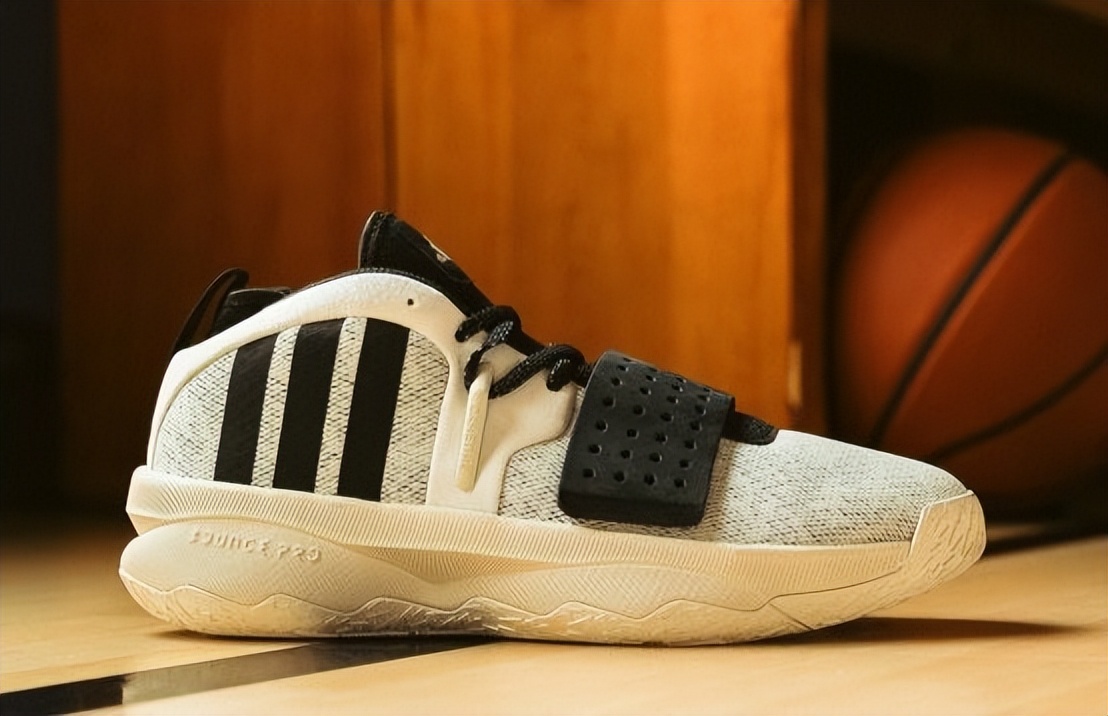 阿迪达斯上新足球鞋,阿迪最新高帮鞋