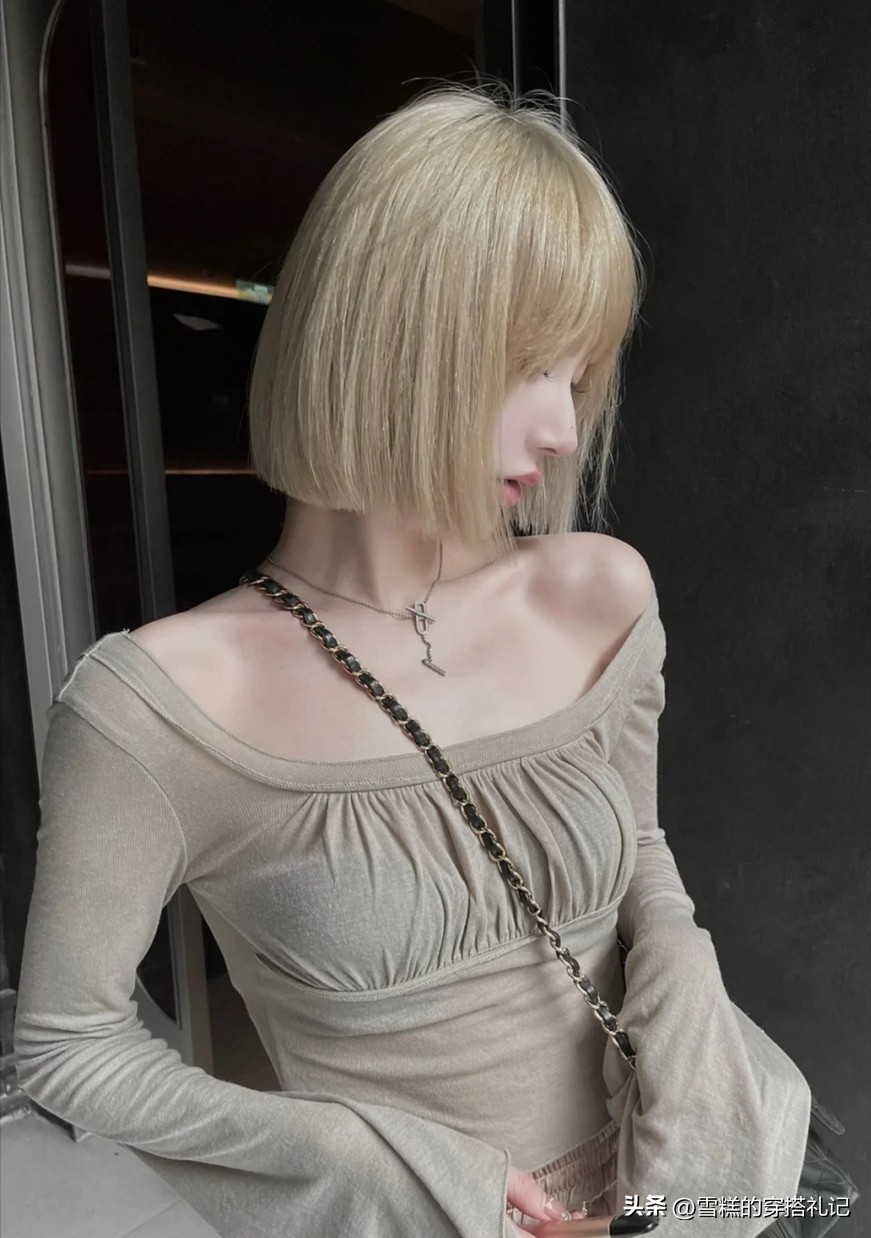 今年最火减龄易打理发型,现在女生流行一刀切短发型