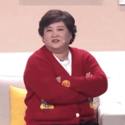 贾玲沈腾本色出演张小斐,贾玲张小斐2020微博之夜红毯视频