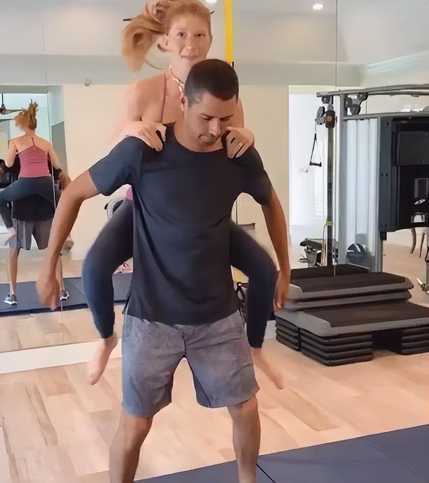 姣斿皵路鐩栬尐涓哄コ鍎垮簡鐢熶笌鍓嶅鍚屾,姣斿皵鐩栬尐瀛愬コ璧勪骇