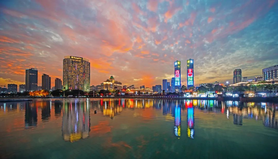 南昌的秋天文案,南昌的秋天闪闪发光