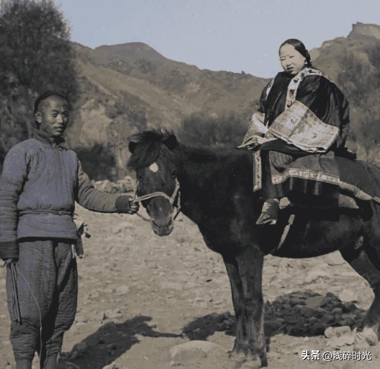 变态的纳粹德国,*光脱**犹太人女人衣服,集体*杀屠**!2