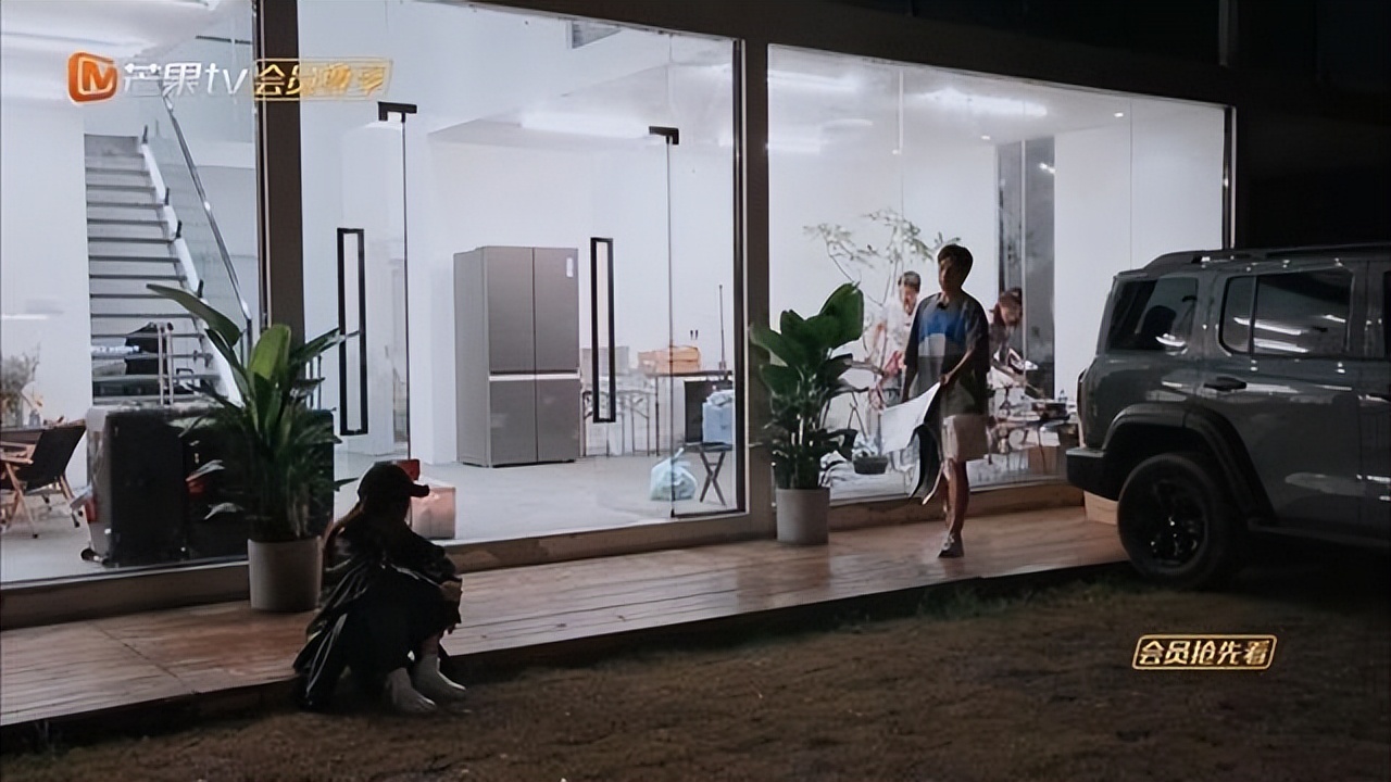 杨幂韩东君同框路透,花少韩东君袭击杨幂采访哪期