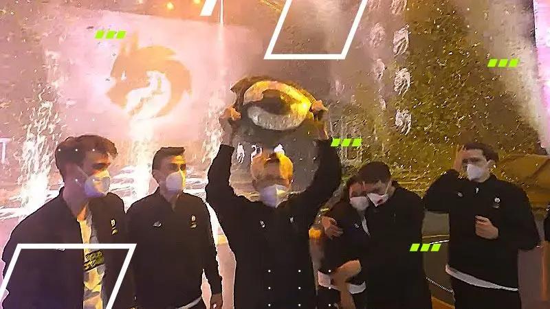 夜明曲：南斯拉夫篮球教父接手了一群NBA球员的未来