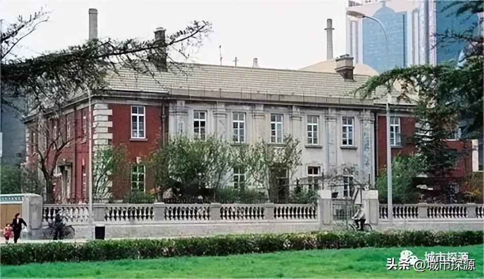 大连中山广场拆除的建筑,介绍一下大连中山广场历史及现状