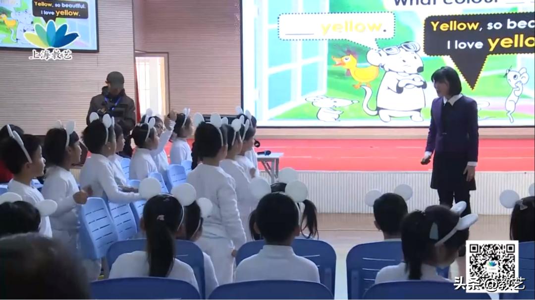 创设丰富的语境，围绕语篇主题意义设计逻辑关联的语言实践活动