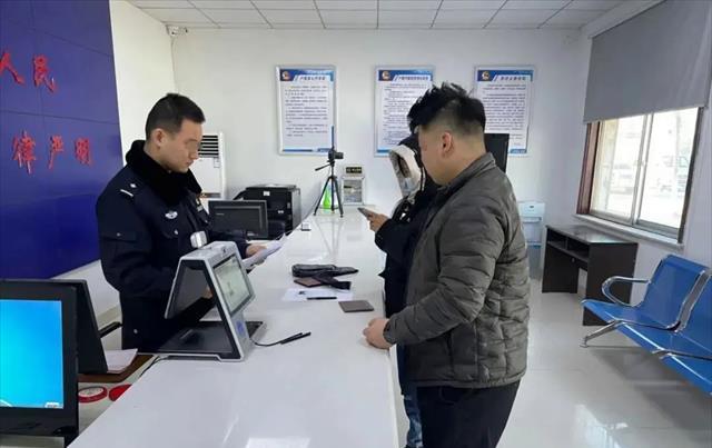 女大学生酒醉被强奸，以为做*梦春**热情配合，纳闷这梦怎么那么真实