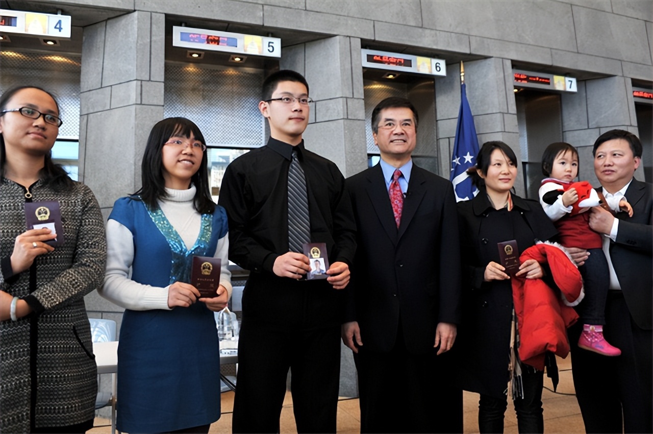 美国华裔部长骆家辉：任期多次*压打**华为，卸任后却来中国捞金